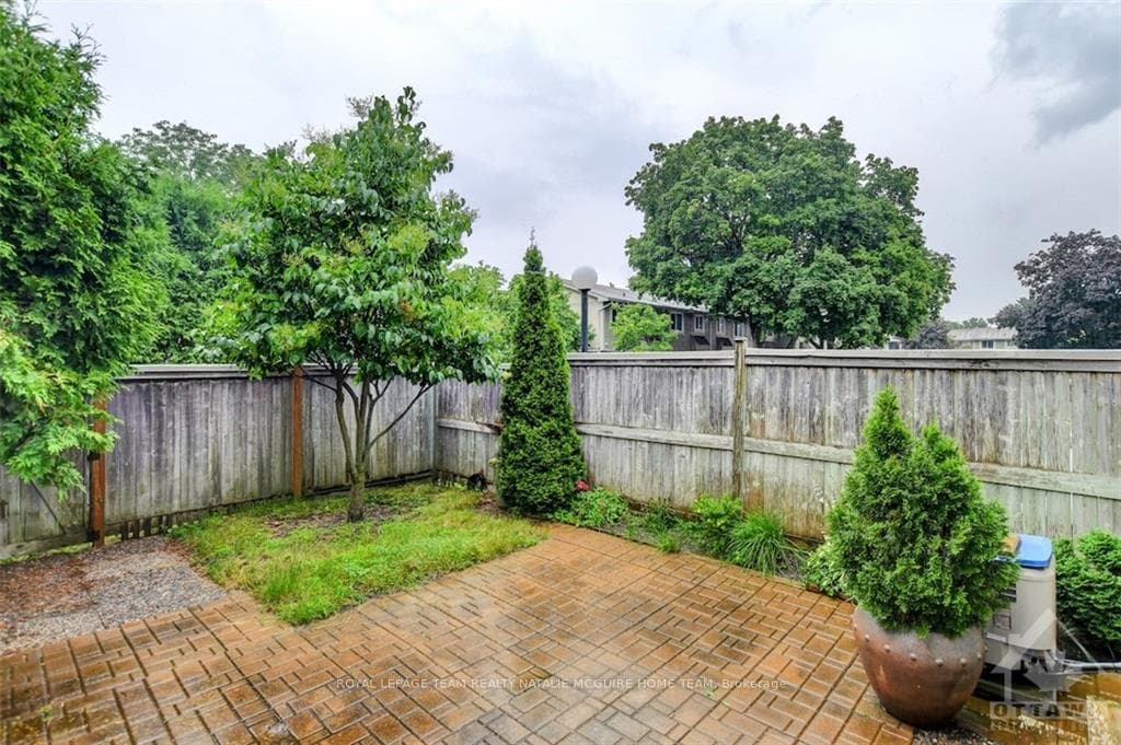 46 BARROW Crescent photo 27