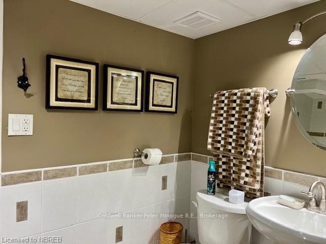 99 TWEEDSMUIR Drive photo 35