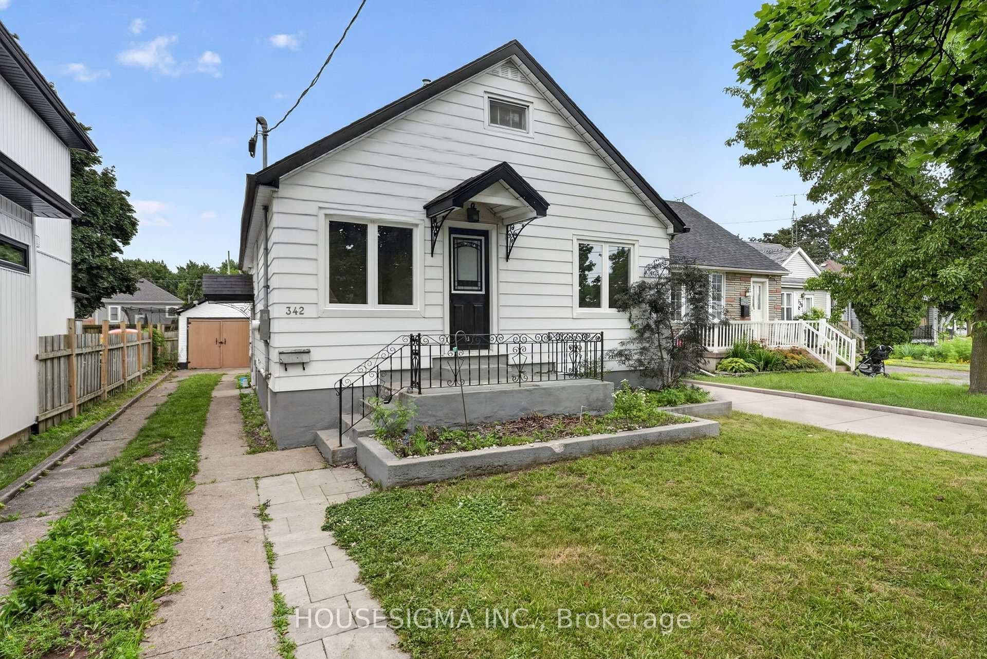 342 Carlton Street photo 3