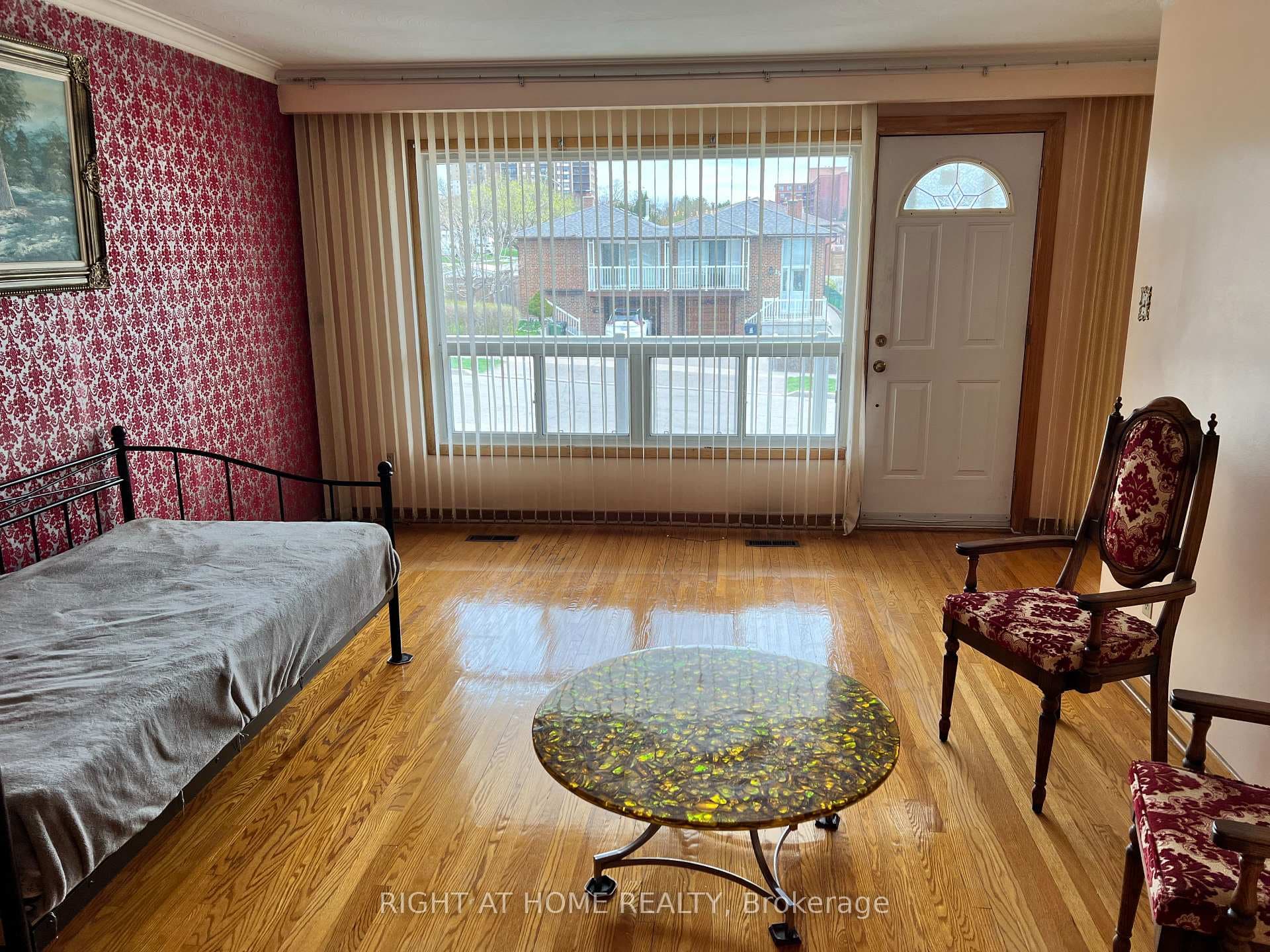 24 Paradelle Crescent photo 22