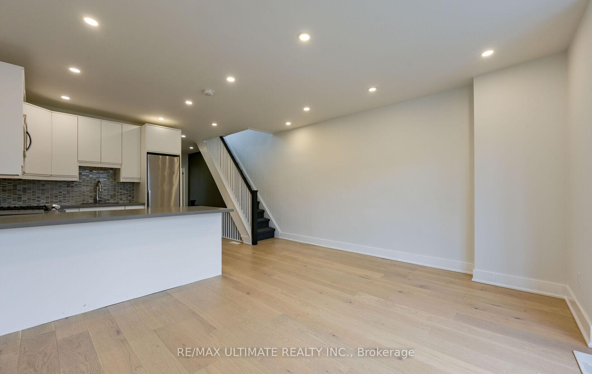 501C Carlaw Avenue Unit 2nd + 3rd Floor photo 10