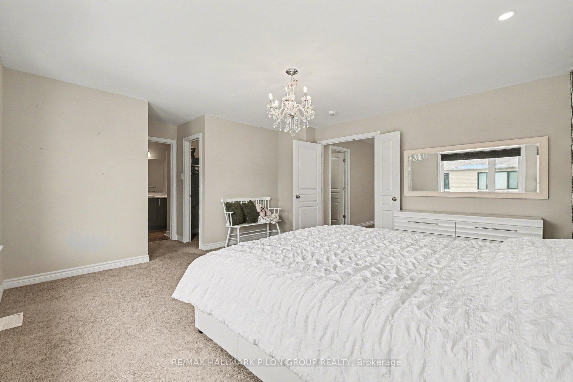 266 Shinleaf Crescent photo 14