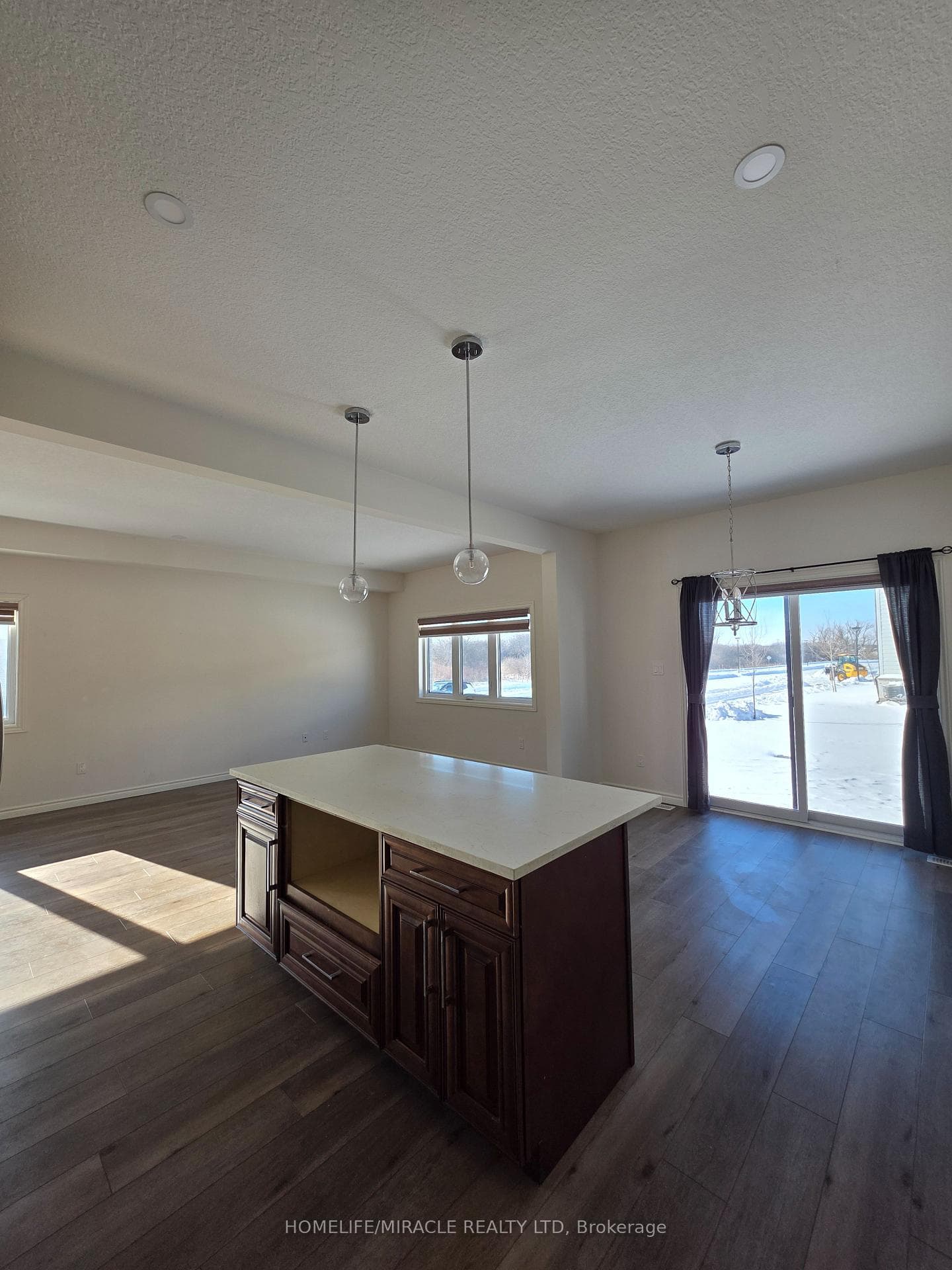 3727 Somerston Crescent photo 7