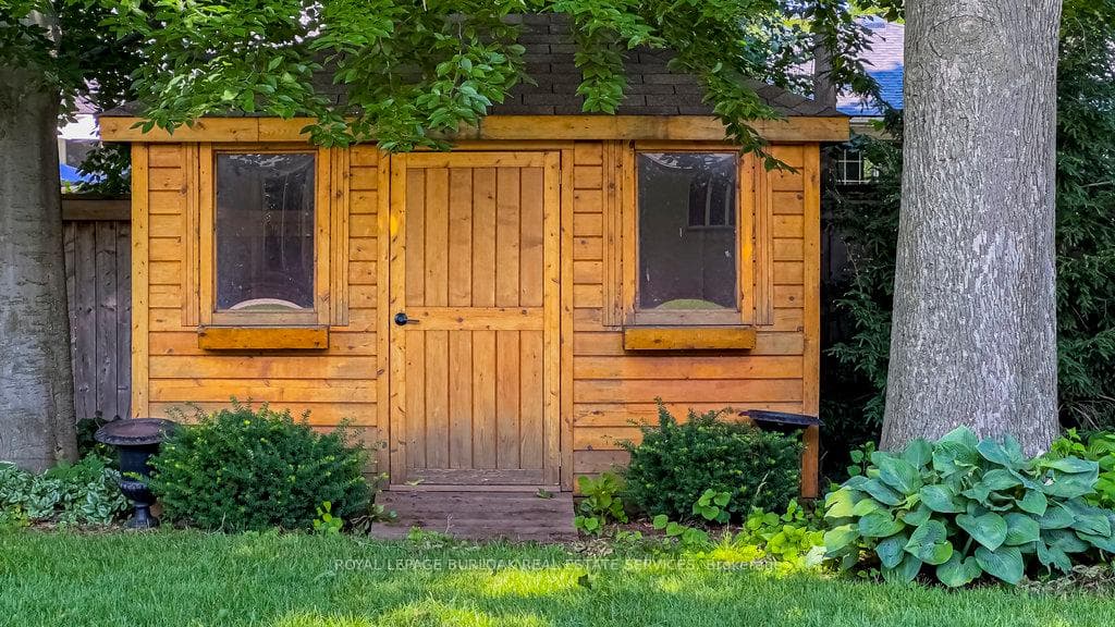681 George Street photo 36