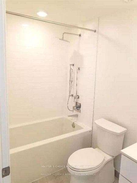 25 Richmond Street Unit 1602 photo 6
