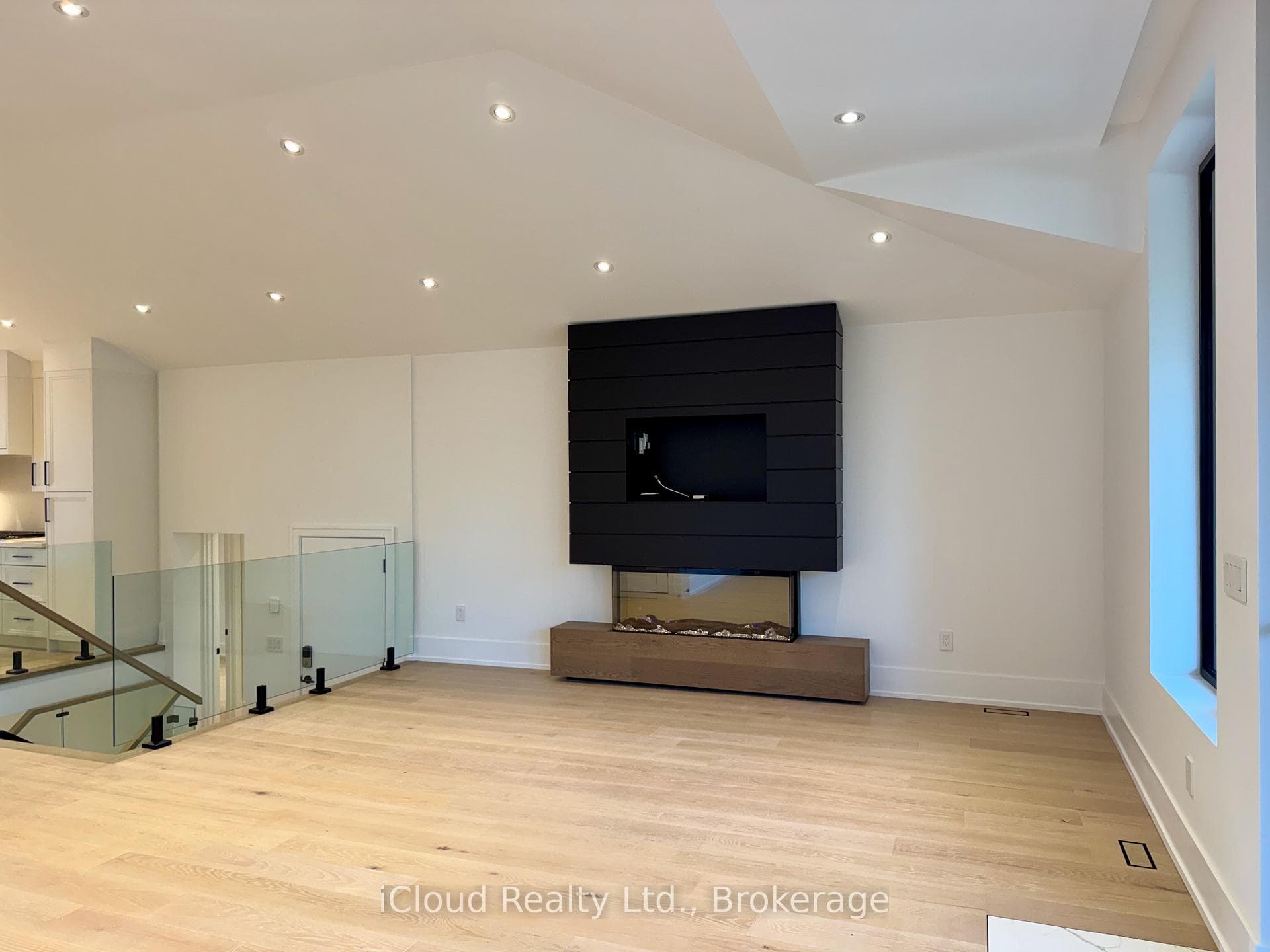 201 Troy Street photo 7