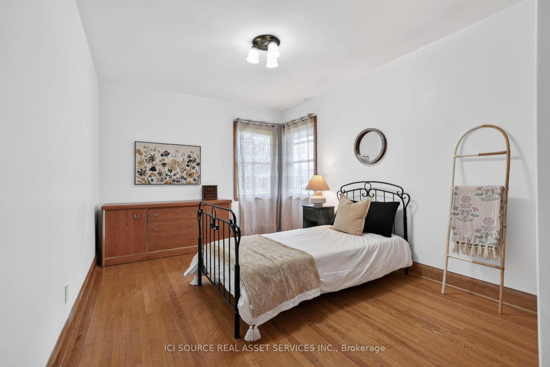 1215 Princess Street photo 27