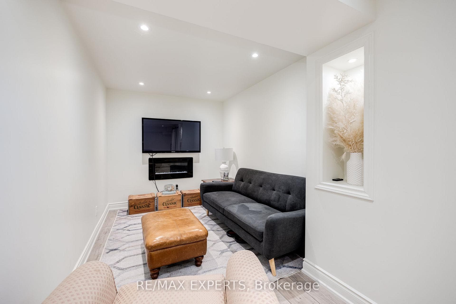 347 Cunningham Drive photo 31