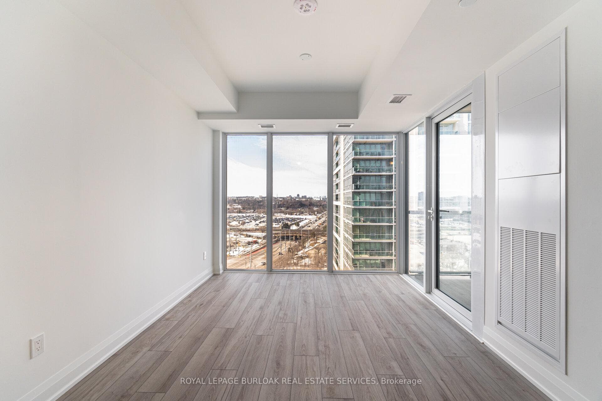 1035 Southdown Road Unit 1401 photo 10