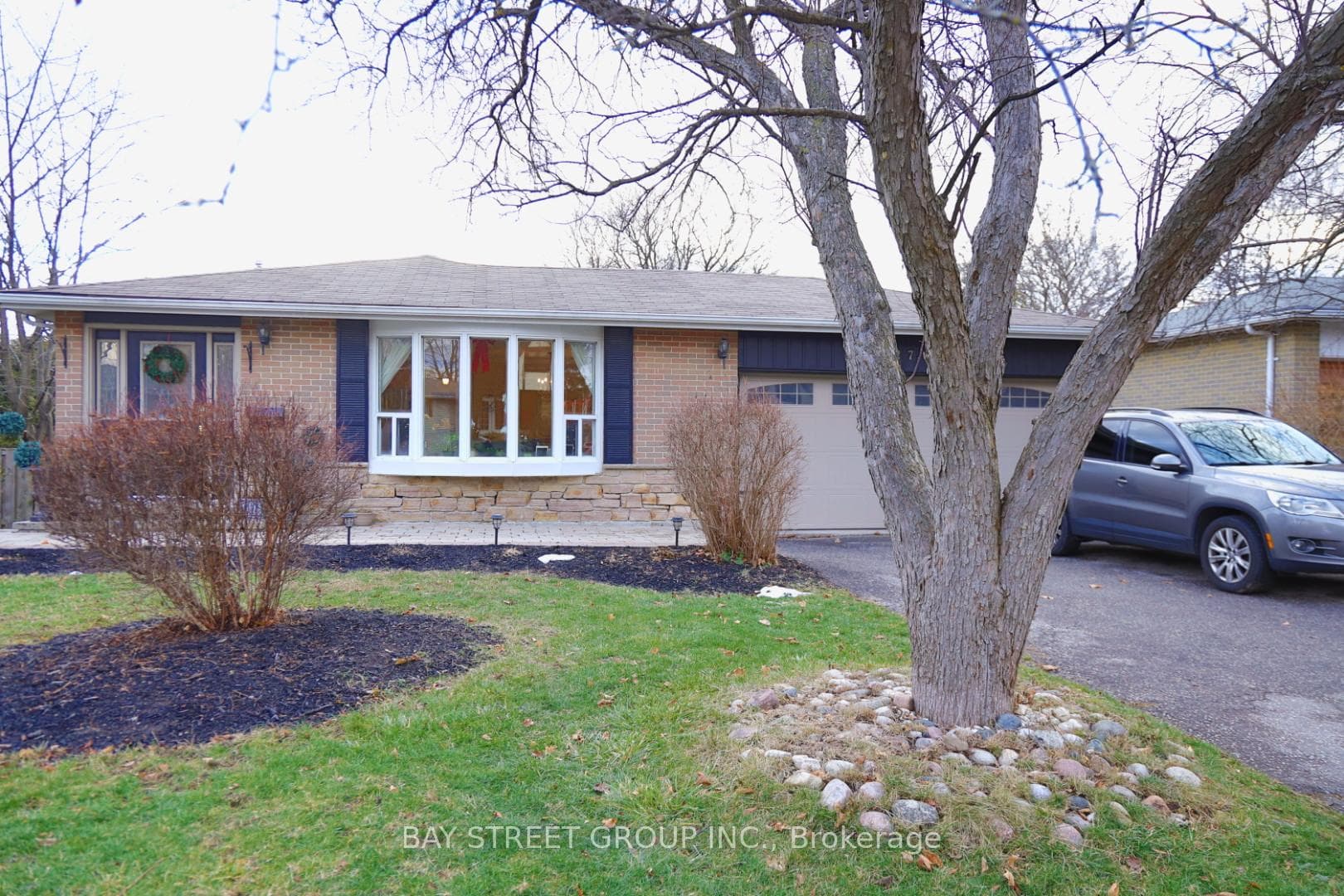 Bsmt - 27 Stornoway Crescent photo 1