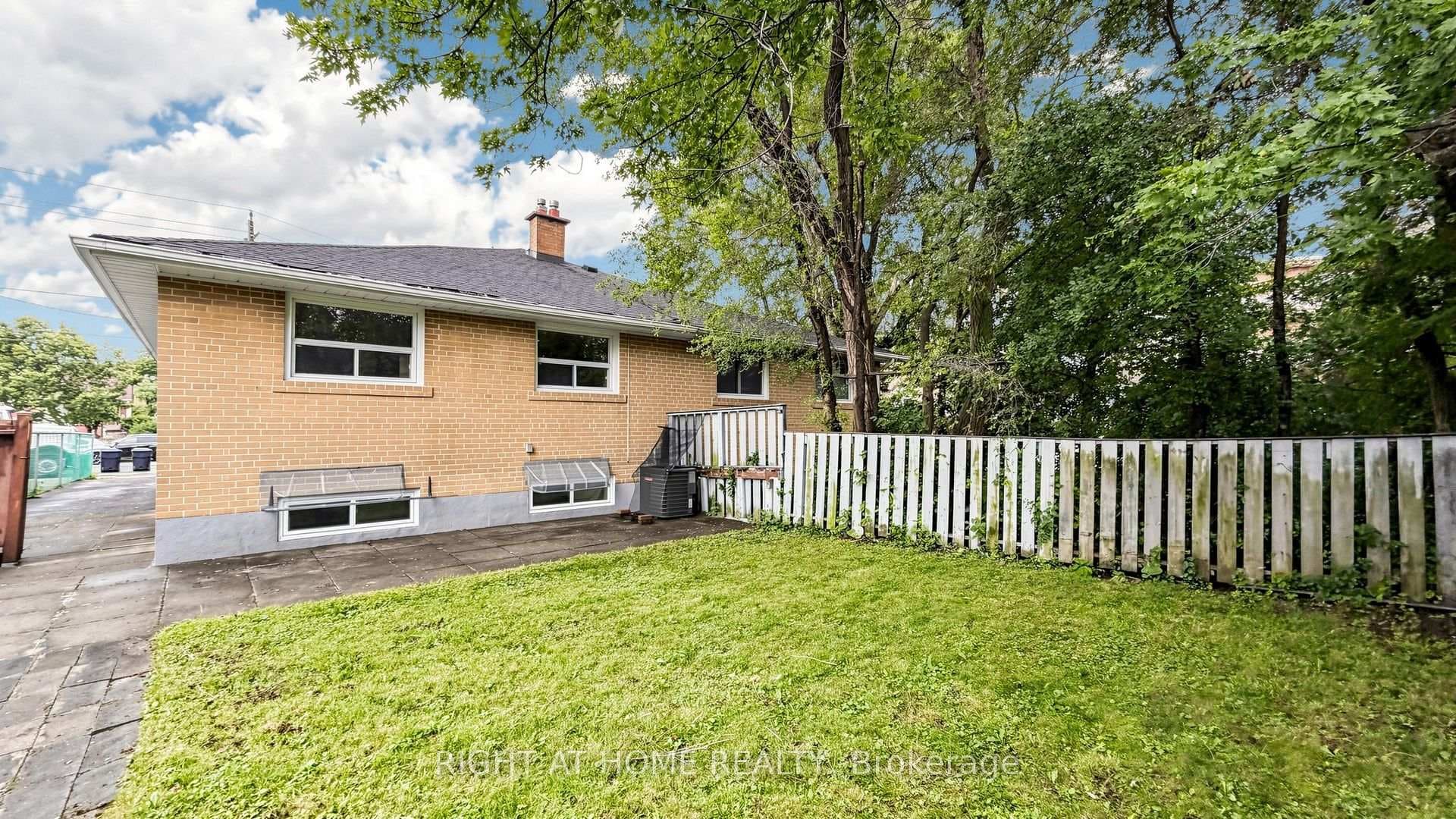 76 Fenside Drive photo 40