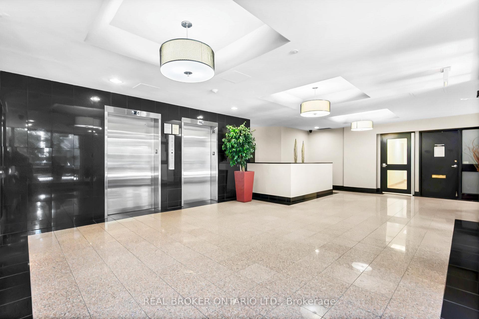 110 Forward Avenue Unit 209 photo 36