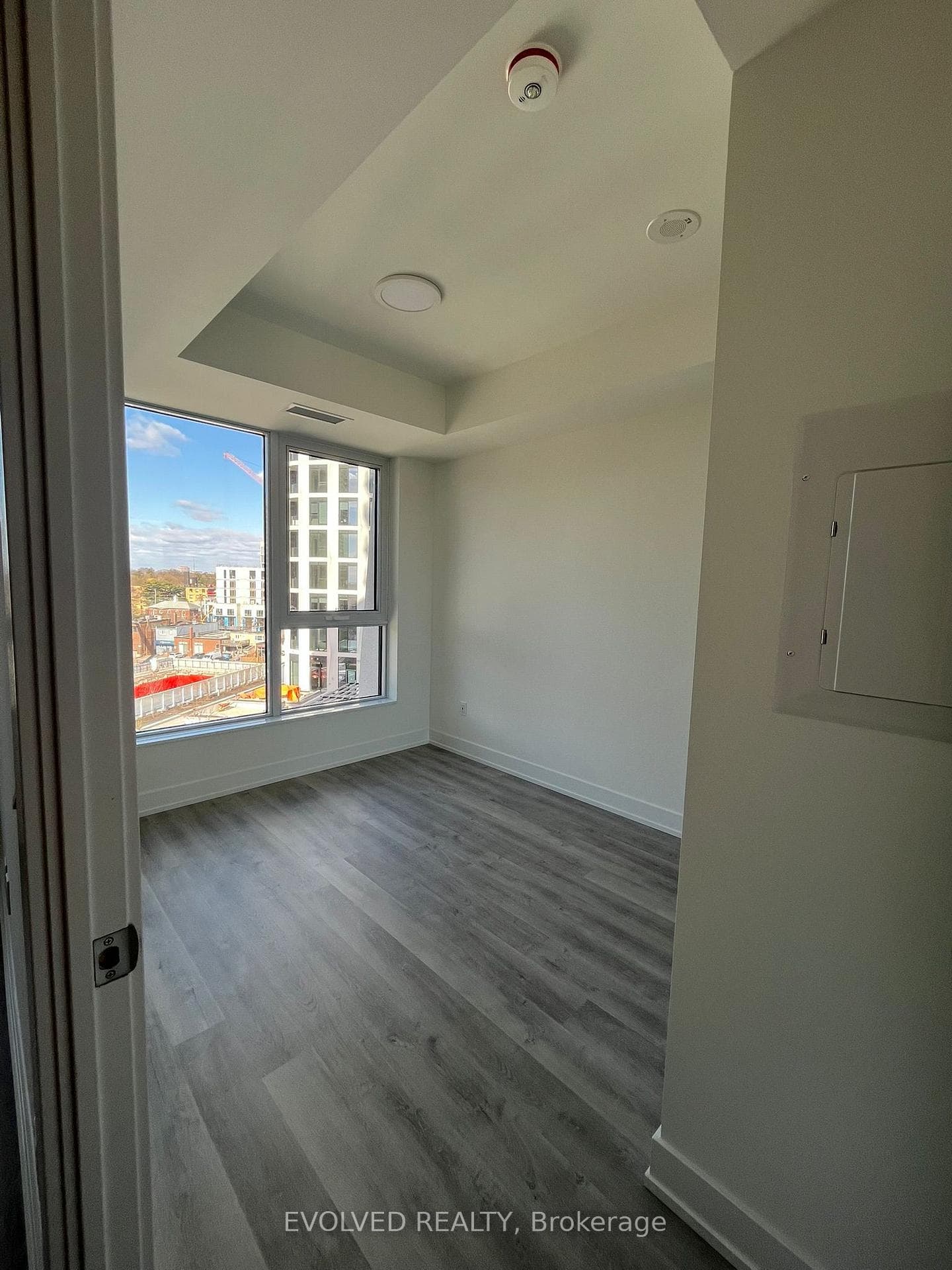 60 Central Park Road Unit 907 photo 2