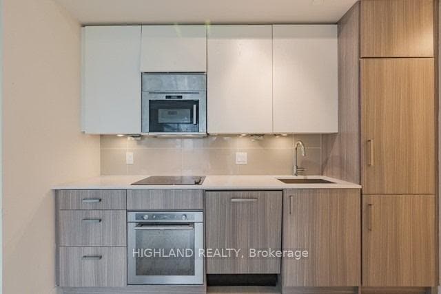 17 Dundonald Street Unit 1307 photo 5