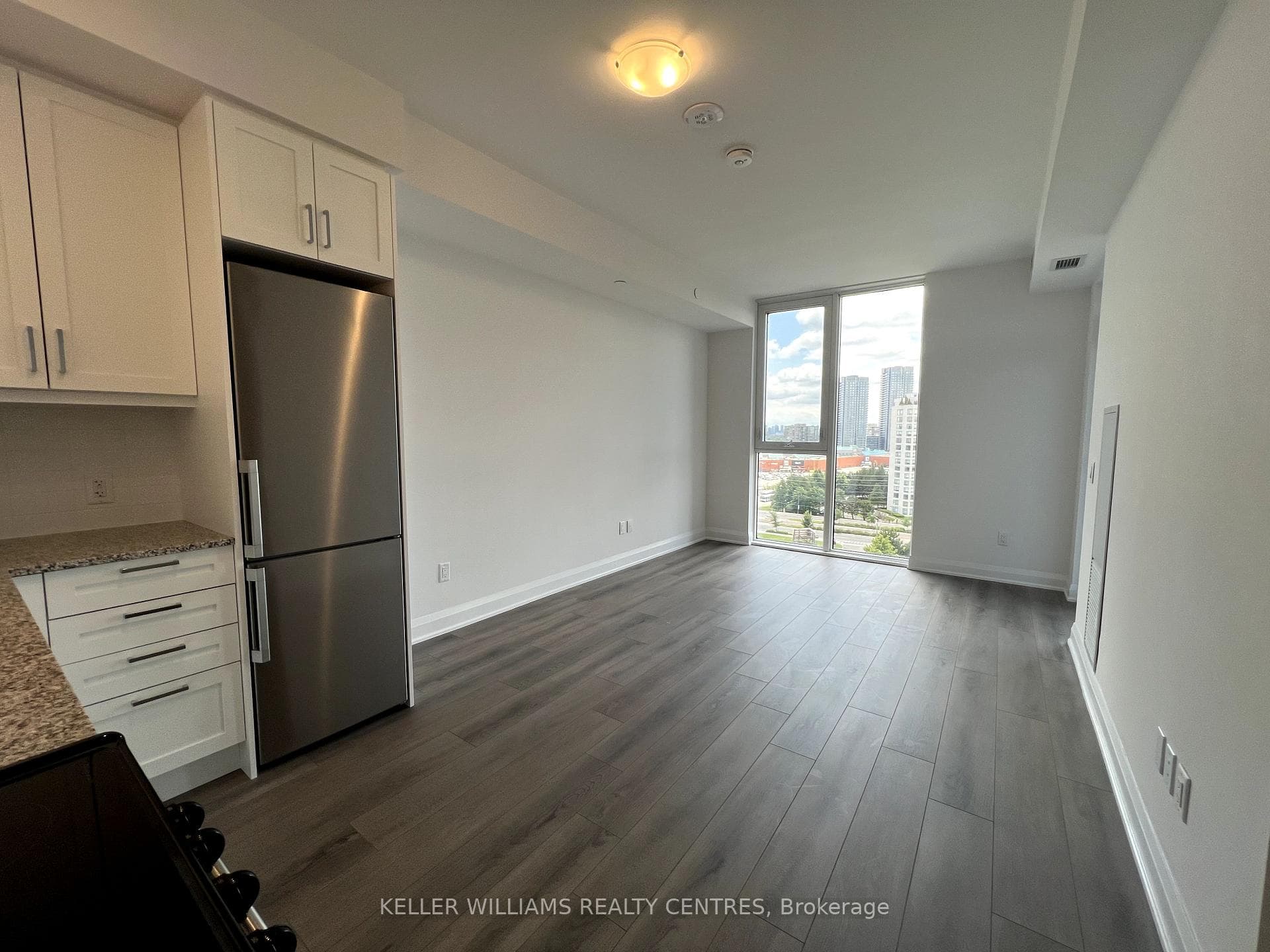 20 Gatineau Drive Unit 1004 photo 6