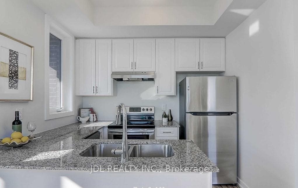 370 Red Maple Road Unit 110 photo 9