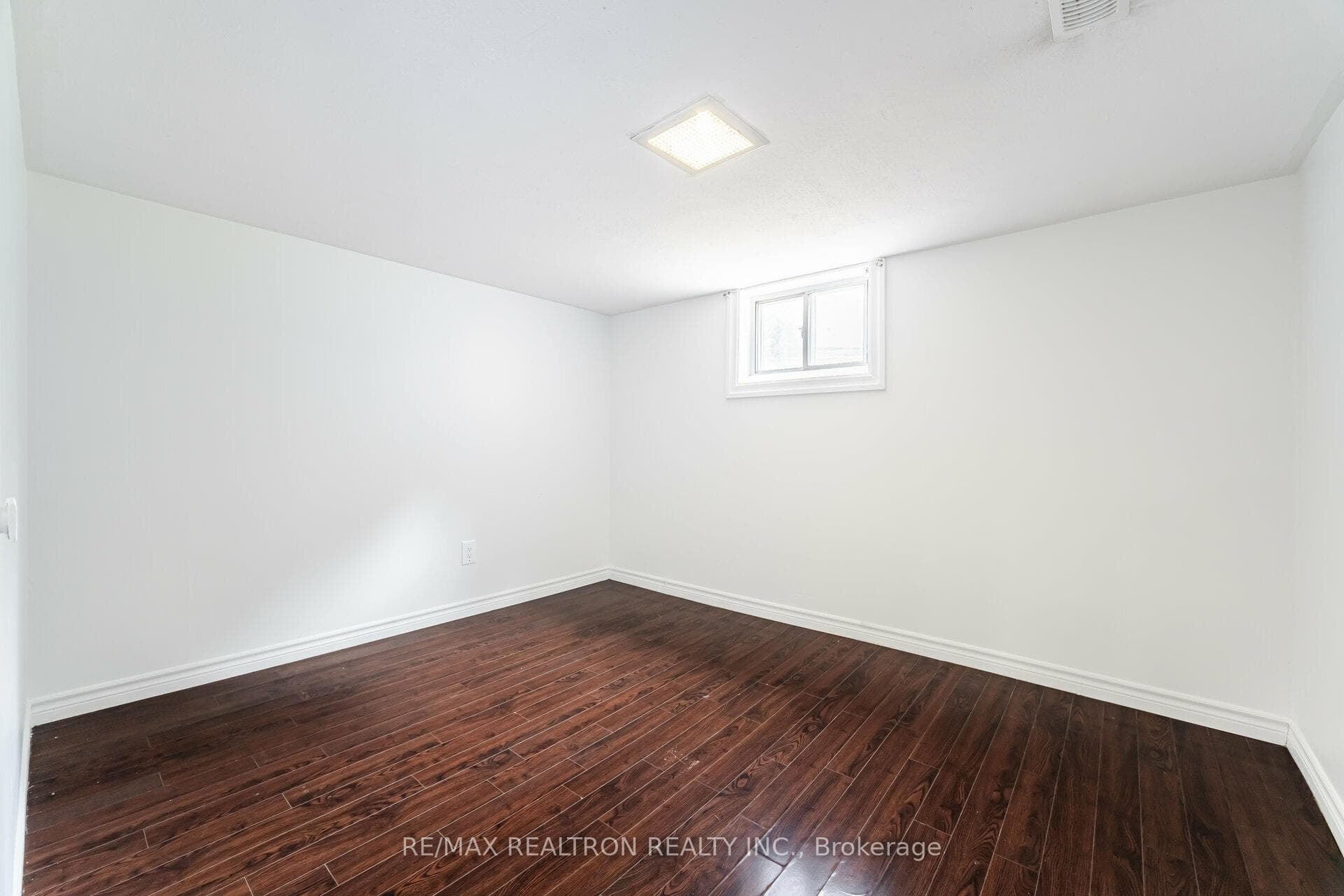 726 Brimorton Drive photo 32