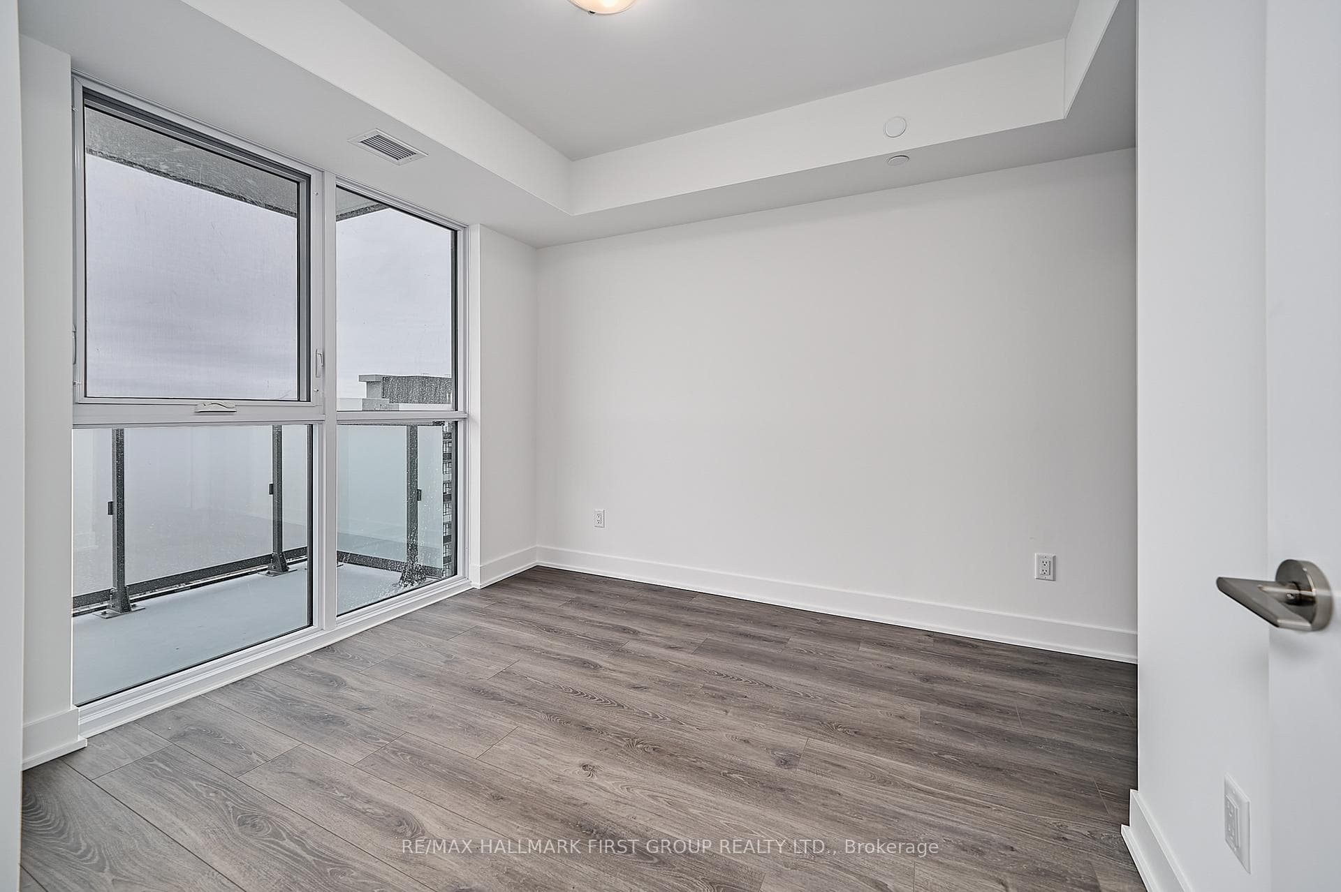 2545 Simcoe Street Unit 2708 photo 21