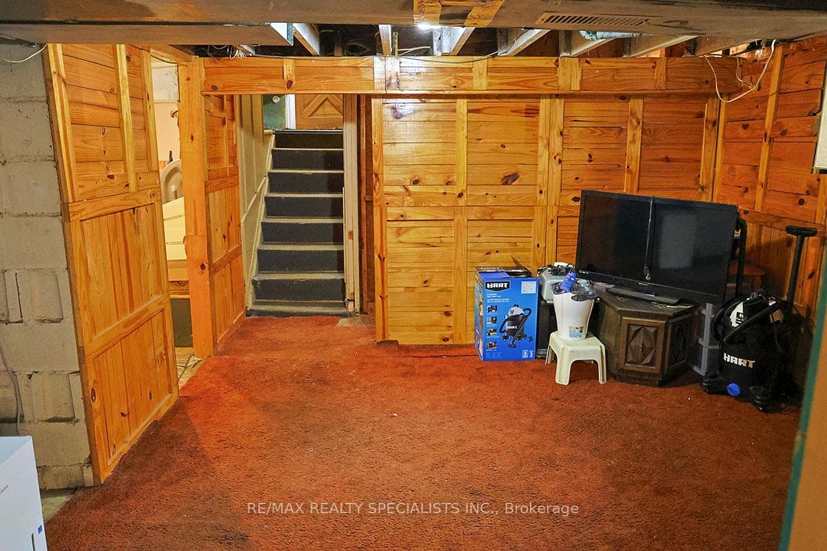 32 Maple Avenue photo 23