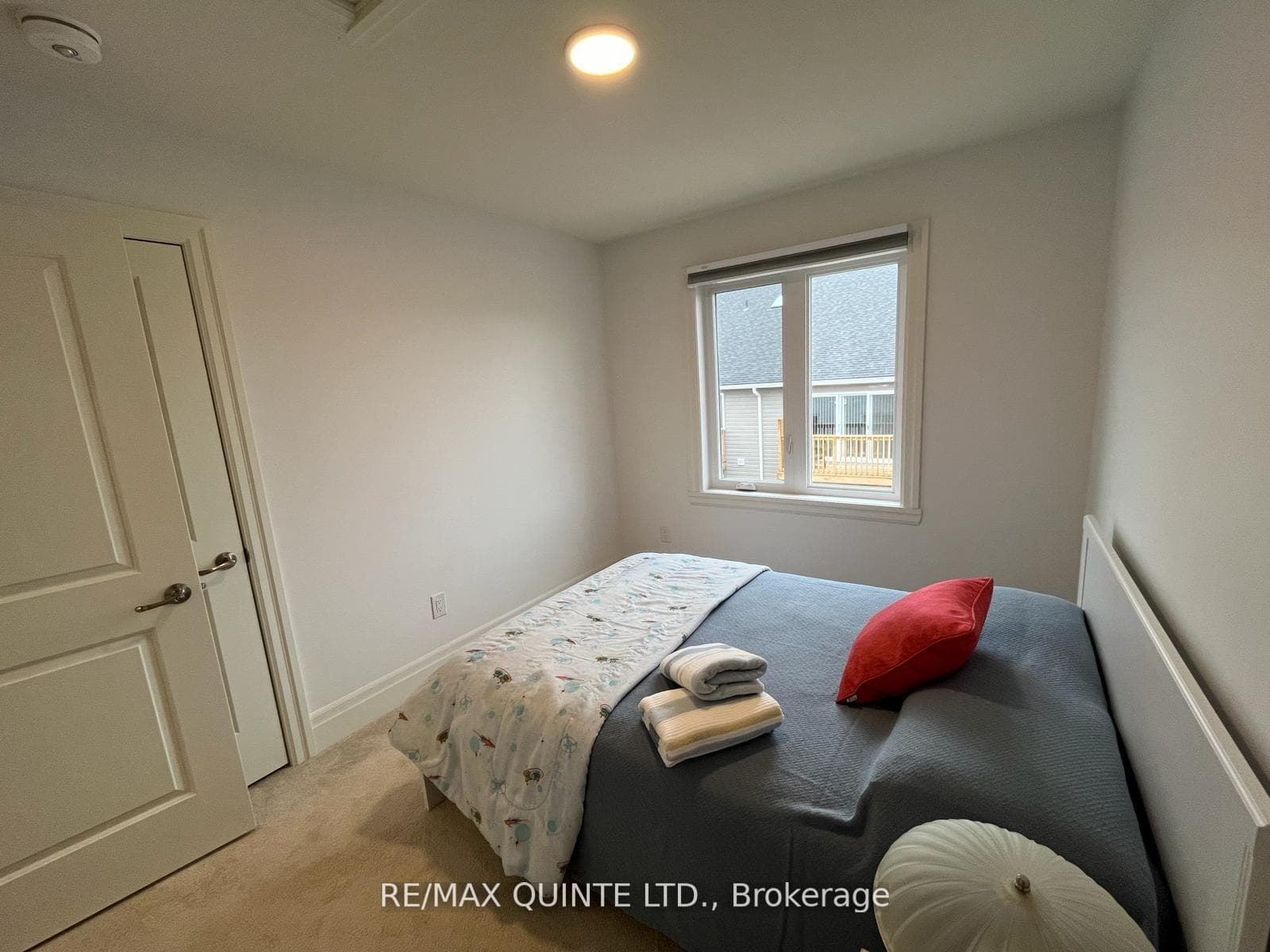 54 Campbell Crescent photo 15