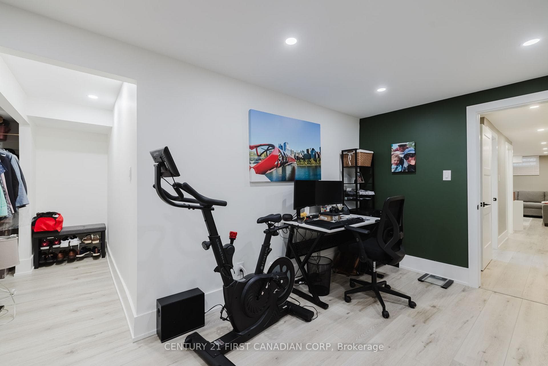 8 Lacey Crescent photo 23