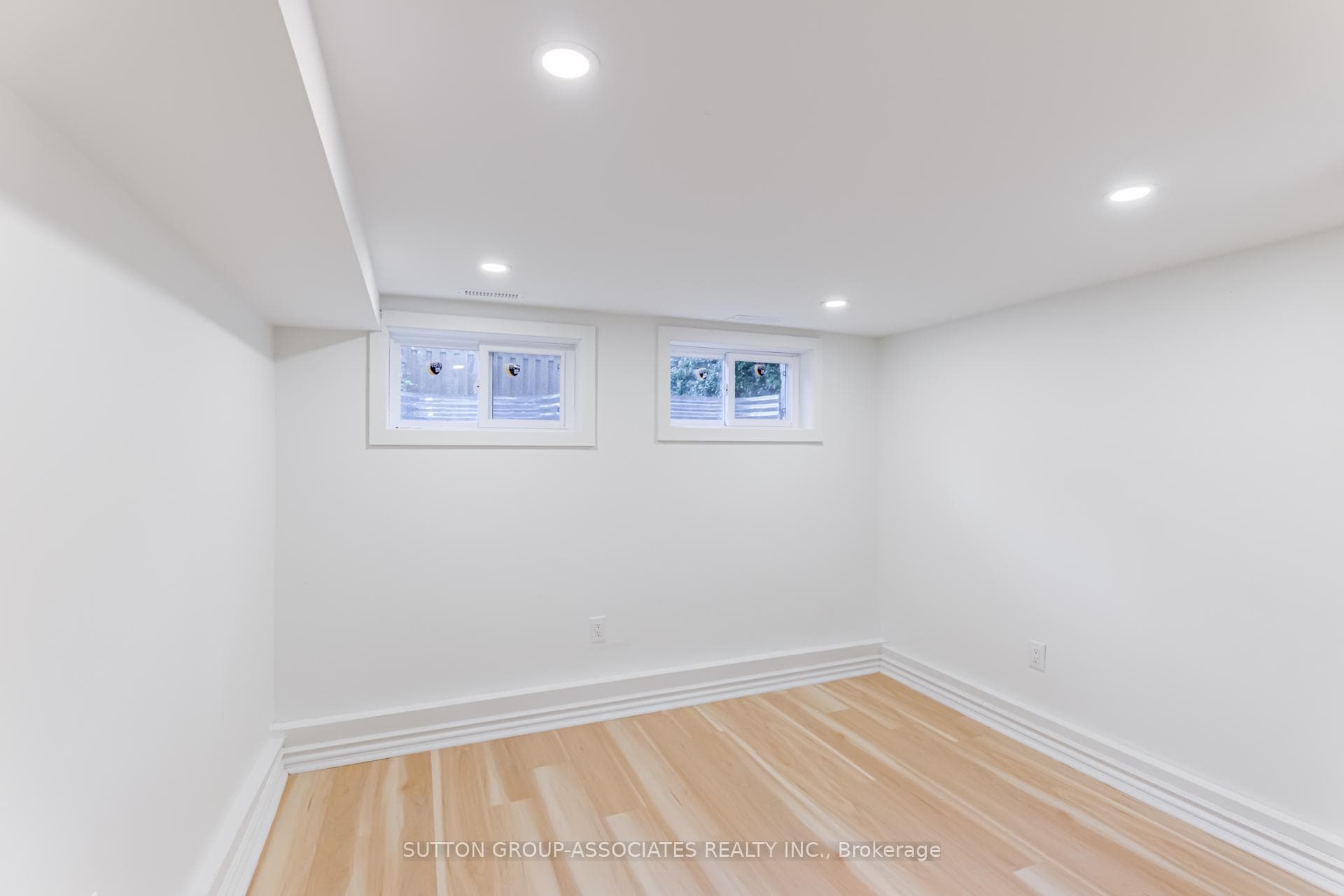 879 Palmerston Avenue Unit Lower photo 10