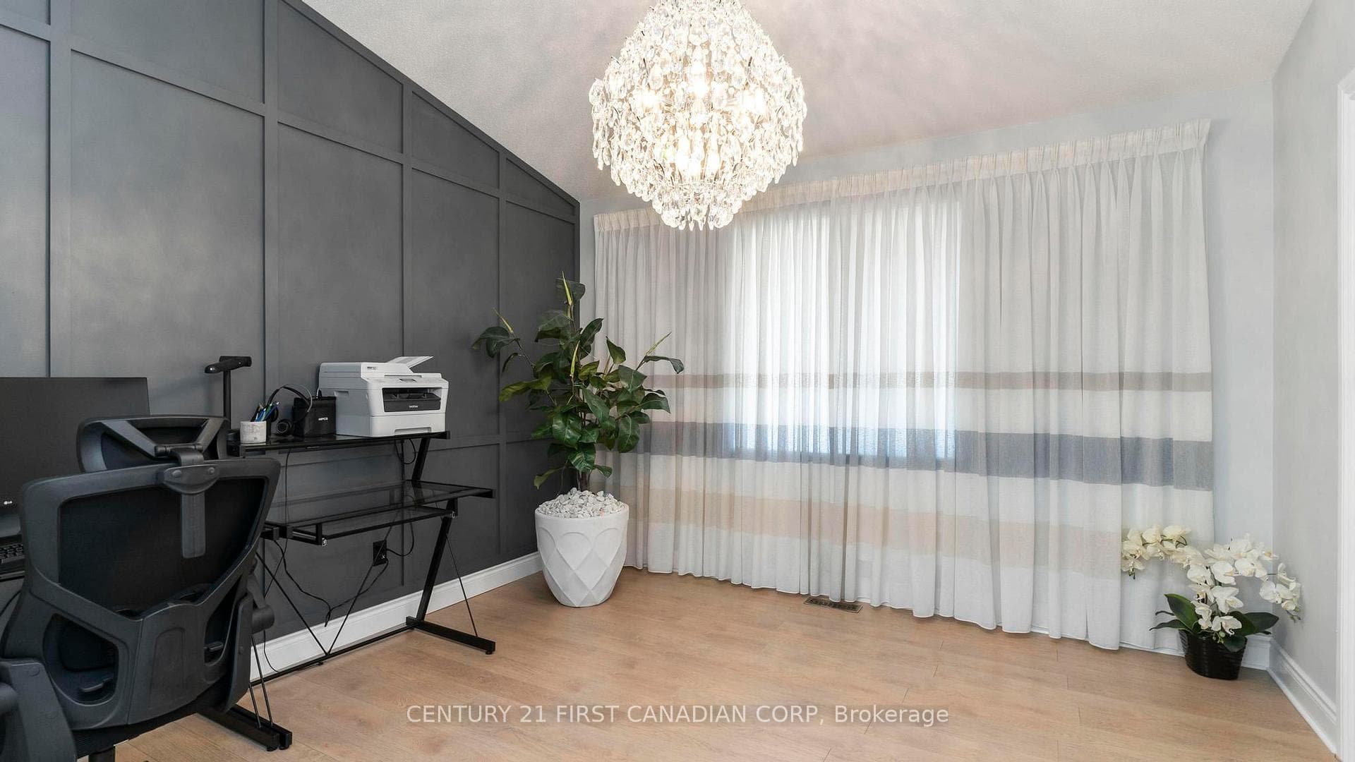 100 Josselyn Drive photo 9