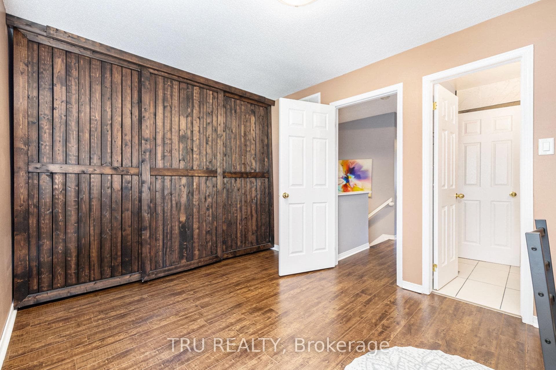 Large 2nd bedroom with storage & cheater bathroom