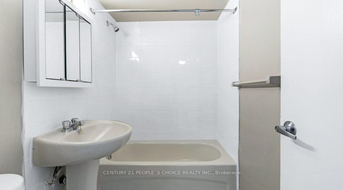 21 Welsford Gardens Unit 207 photo 11