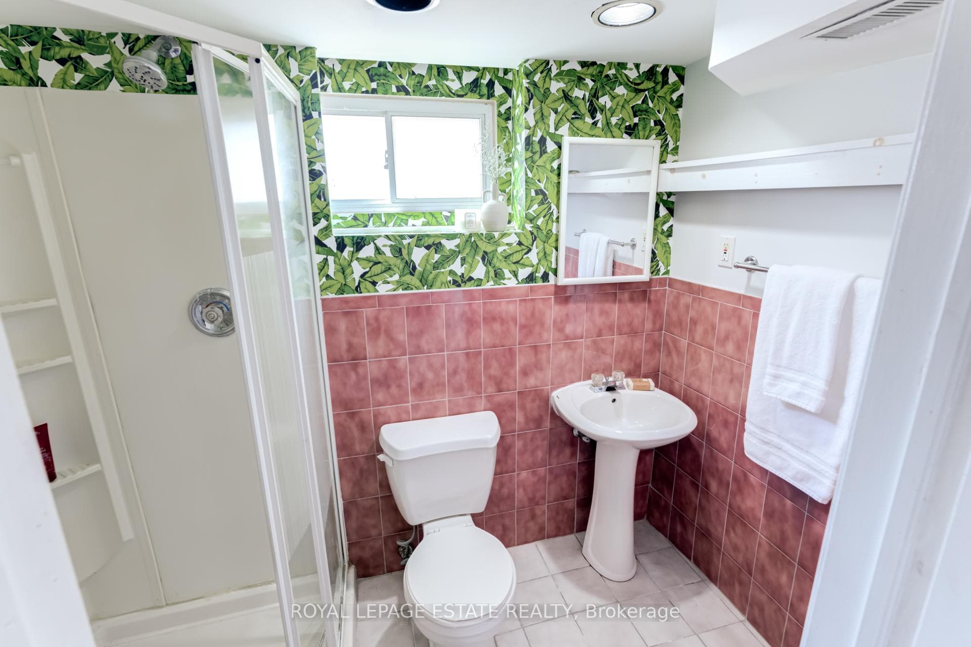 46 Thyra Avenue photo 40