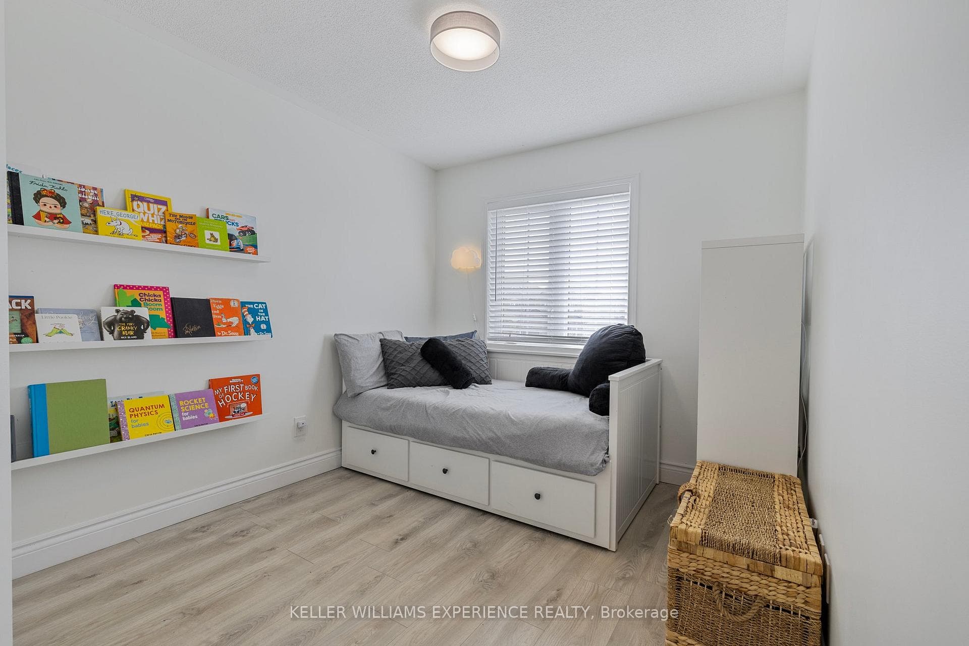 129 Stonemount Crescent photo 14