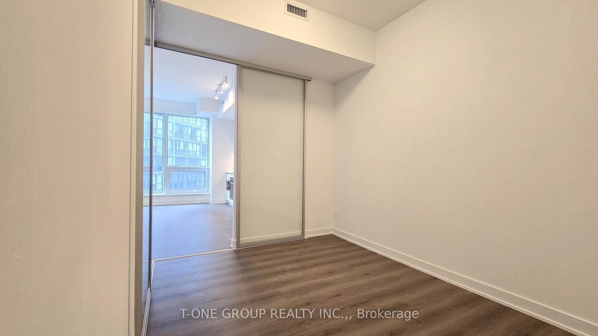8 Wellesley Street Unit 603 photo 9