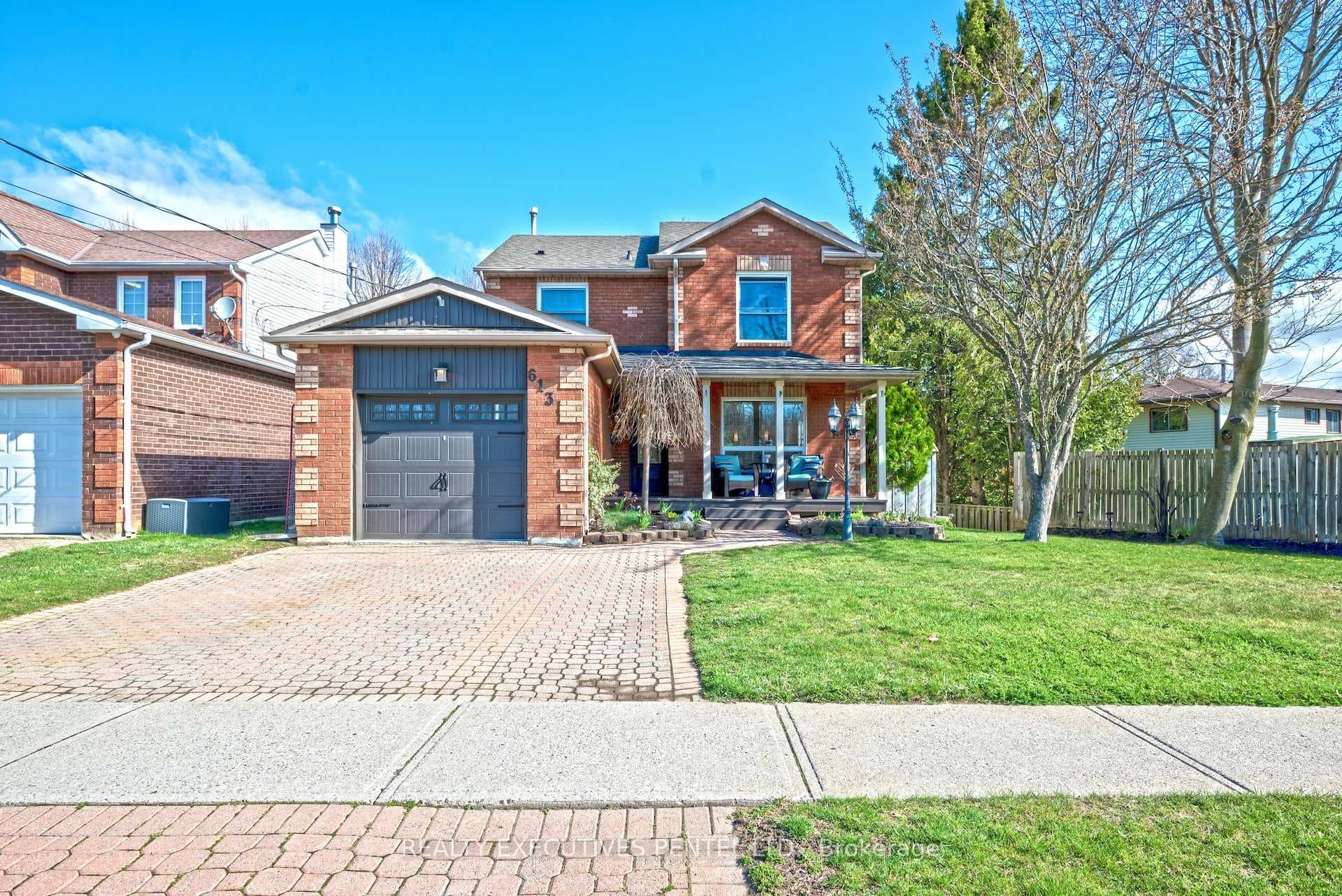 613 Daintry Crescent photo 1