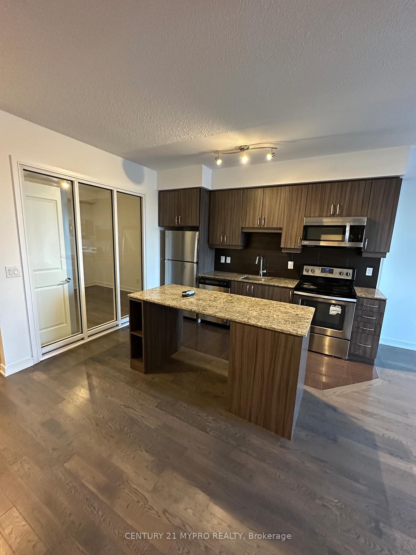 9205 Yonge Street Unit 704 photo 7