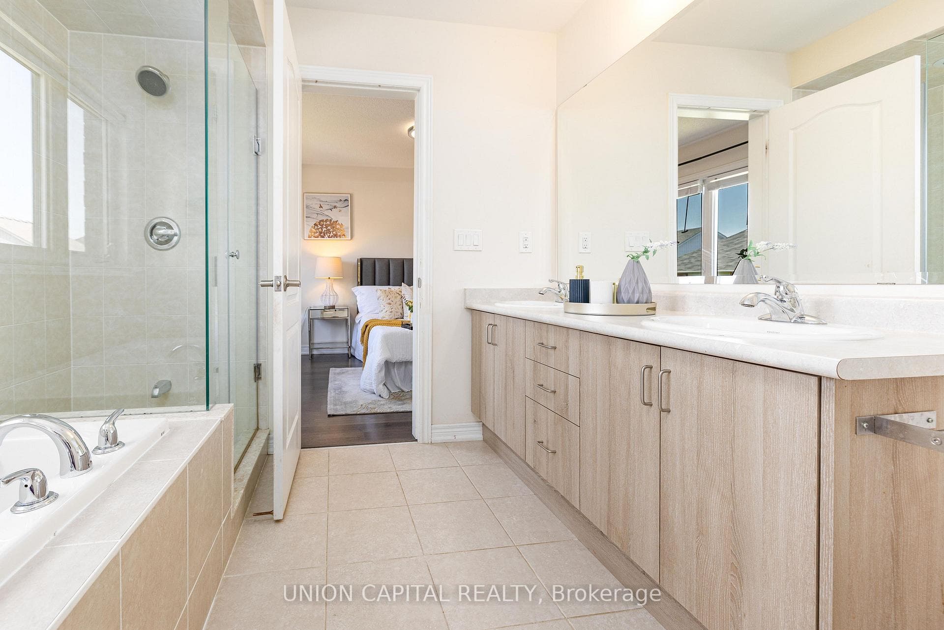 64 Collier Crescent photo 25
