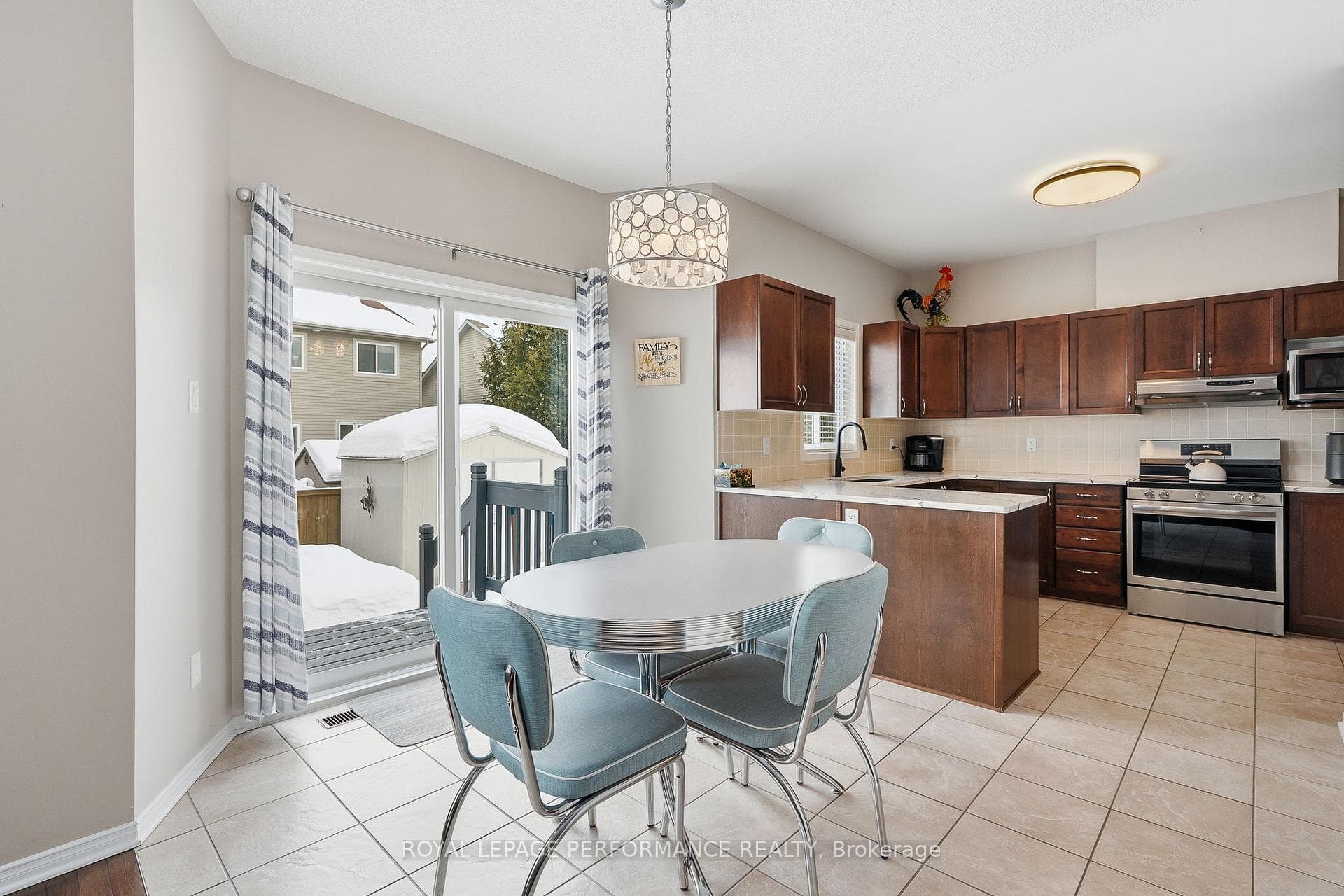112 Jade Street photo 14
