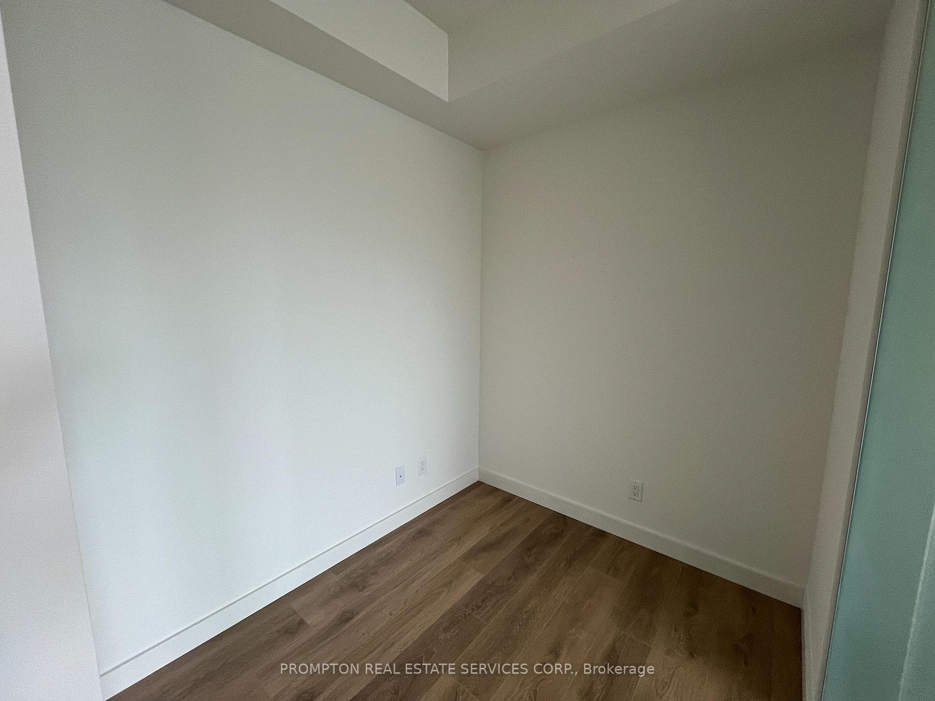 25 Mcmahon Drive Unit 1008 photo 11