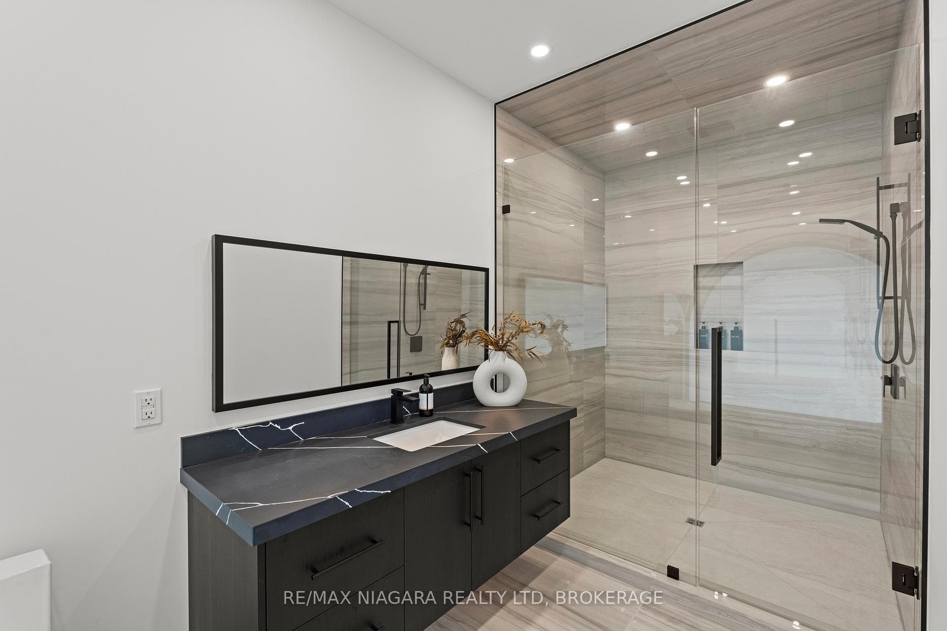 58 Kenmir Avenue photo 28