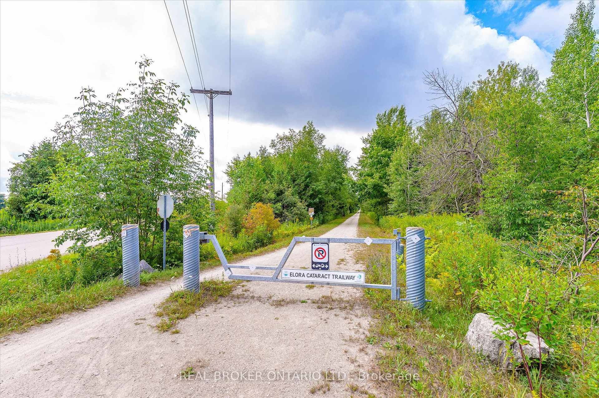 157 Cedar Crescent photo 32