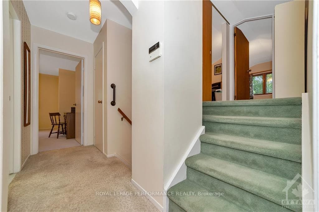 484 HALLDON Place photo 20