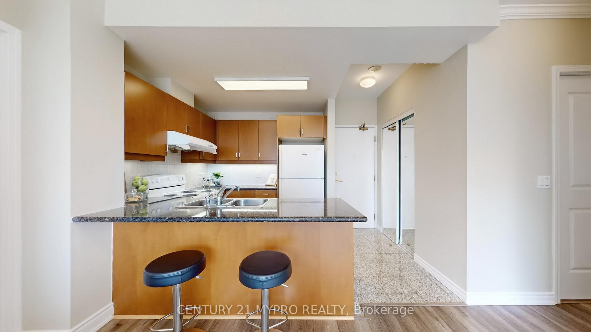 28 Byng Avenue Unit LPH03 photo 10