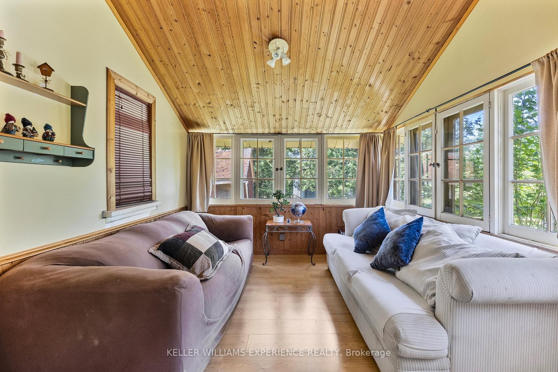 10 Simcoe Road photo 7