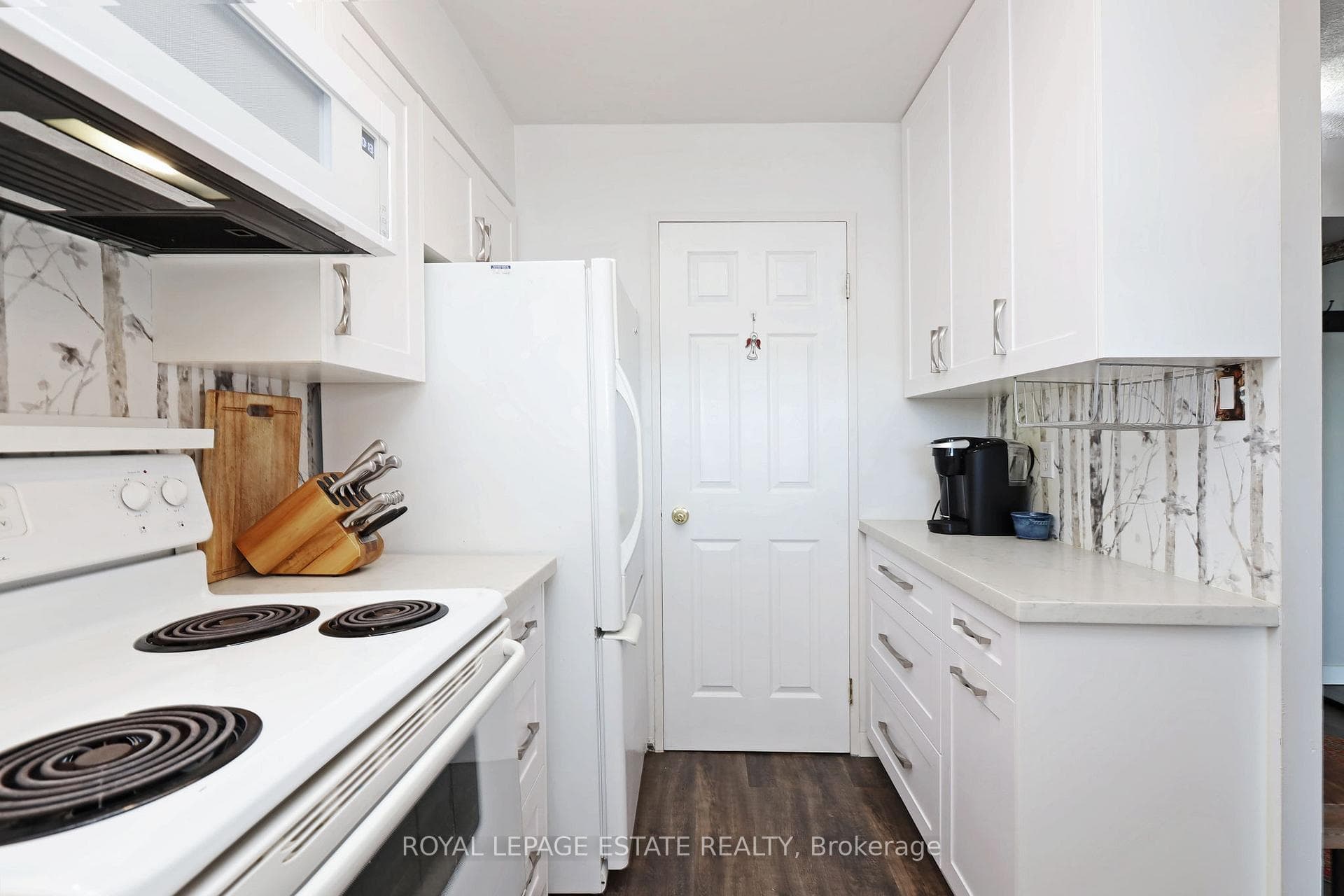 Complete with Cookware/Flatware