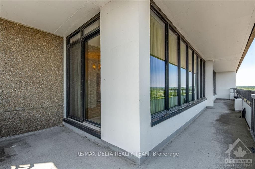 370 DOMINION Avenue Unit PH6 photo 23
