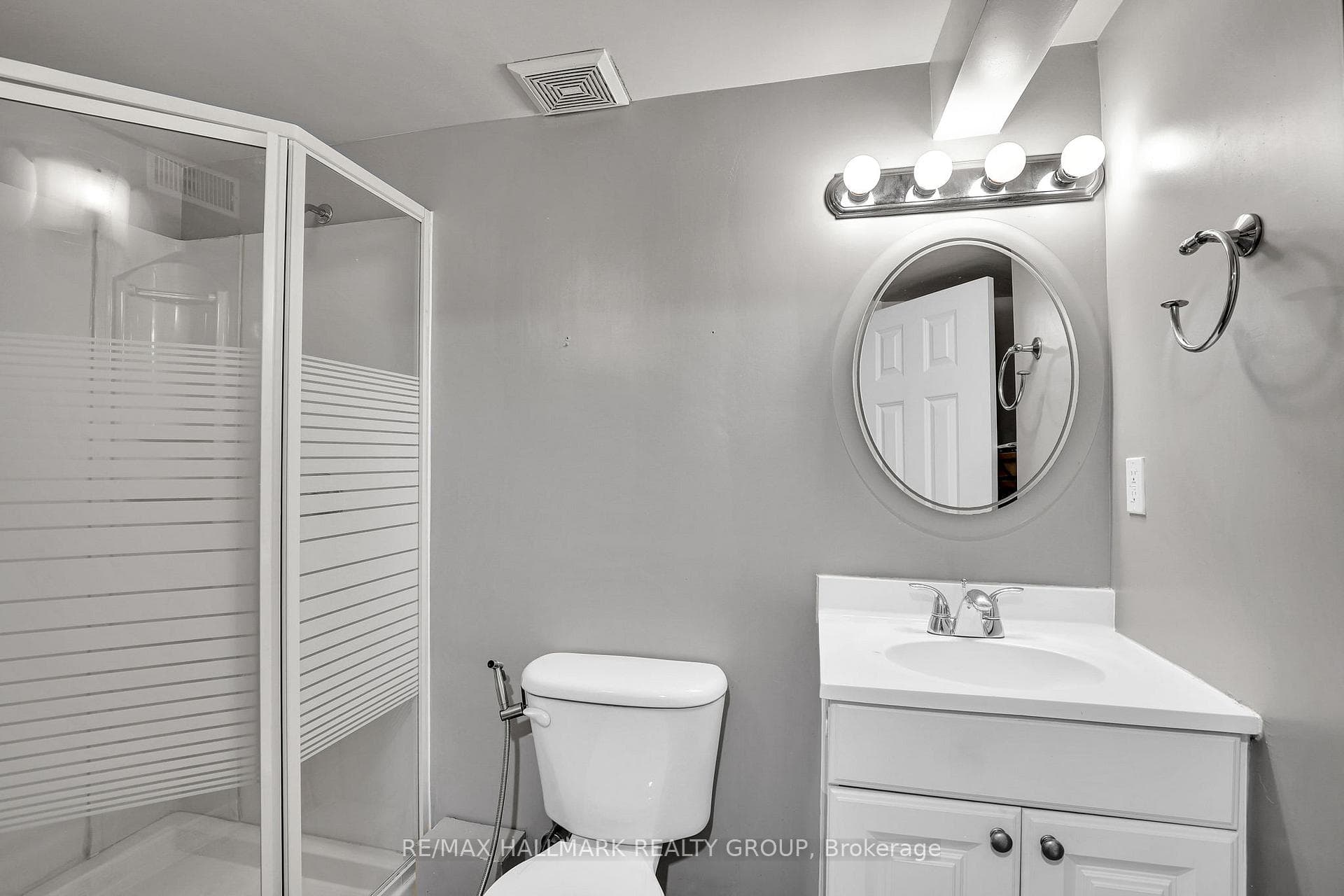 2912 Fairlea Crescent photo 23