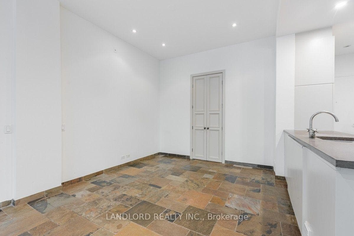 33 Price Street Unit 3 photo 7