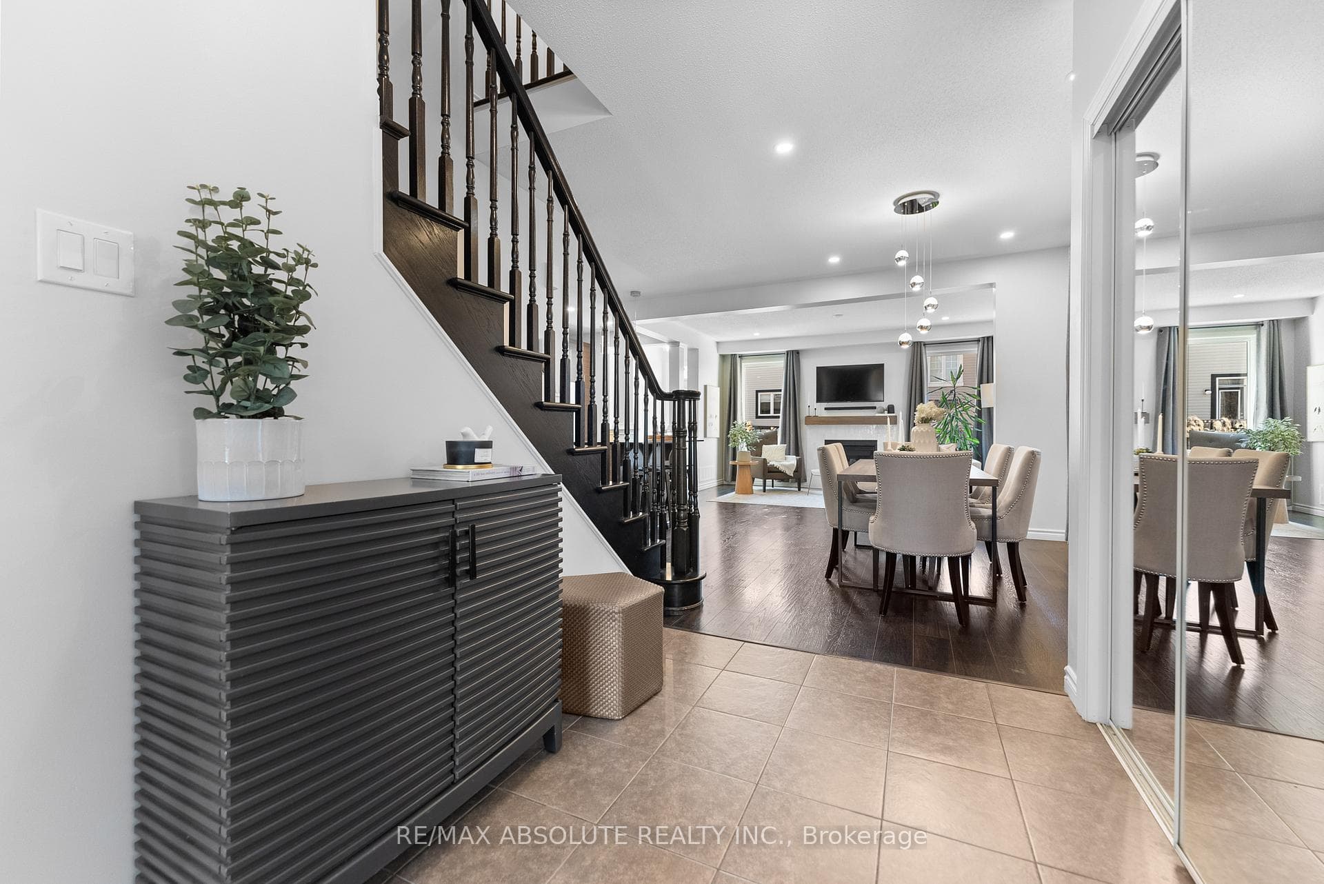 Large open concept main floor w/light flooding in