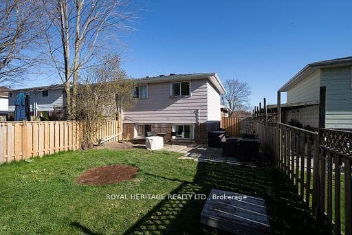352 Kinmount Crescent photo 31