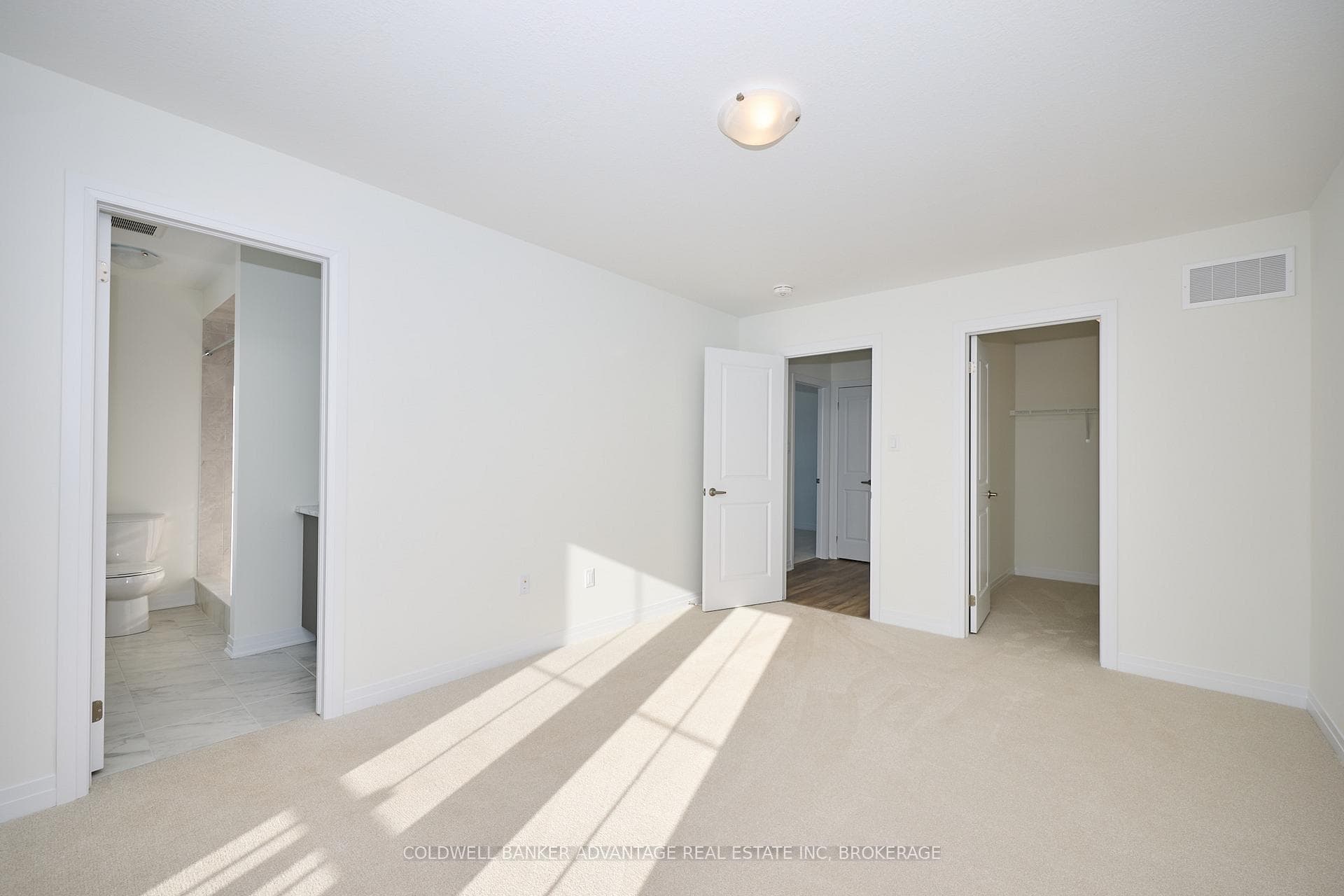 98 Feather Road photo 22