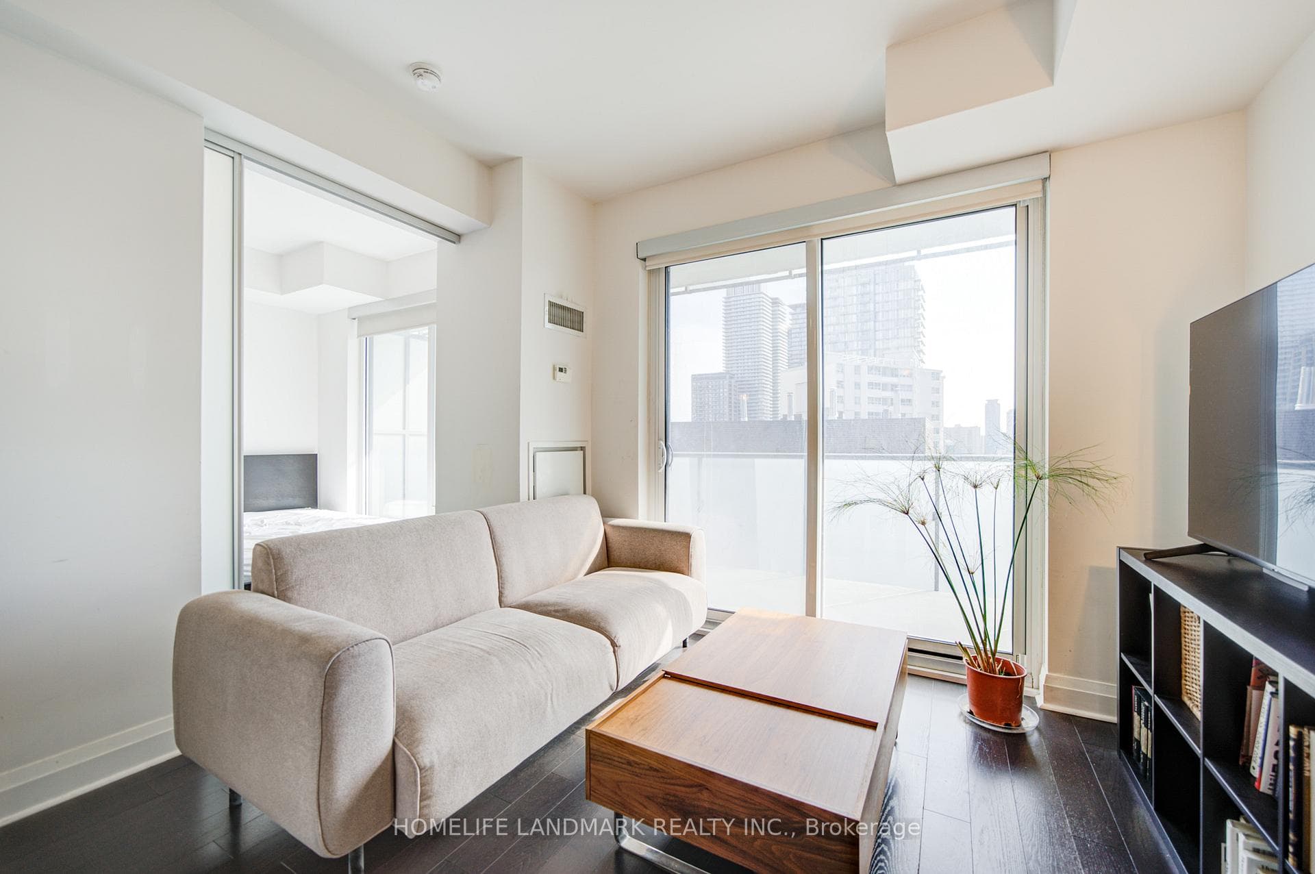 1080 Bay Street Unit 1801 photo 4